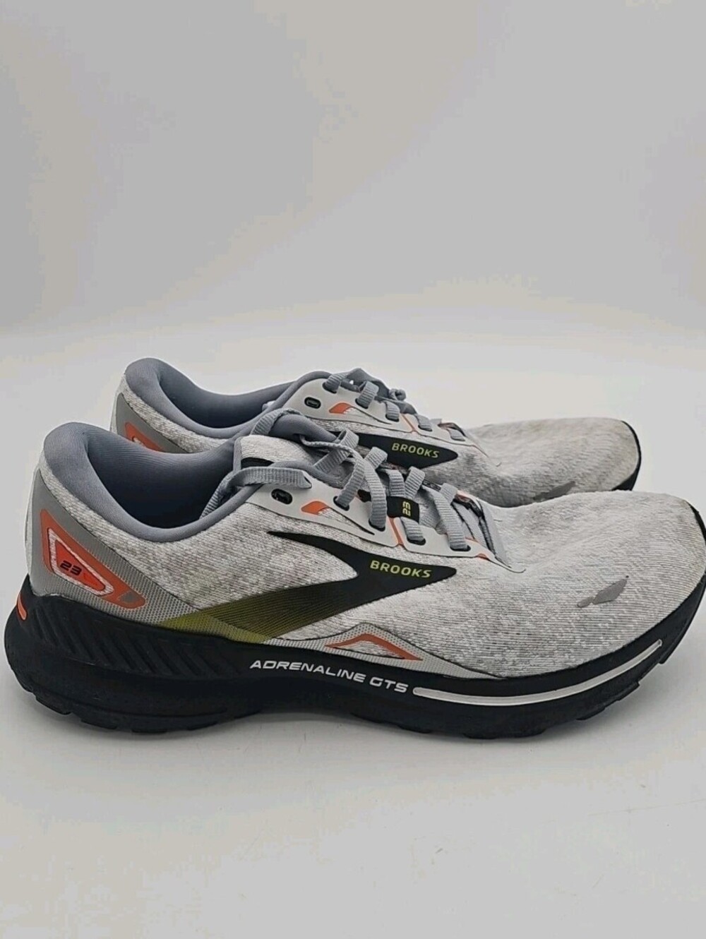 Brooks Adrenaline GTS 23 Grey Mint Condition No Insoles Mens 11.5 Great Tread